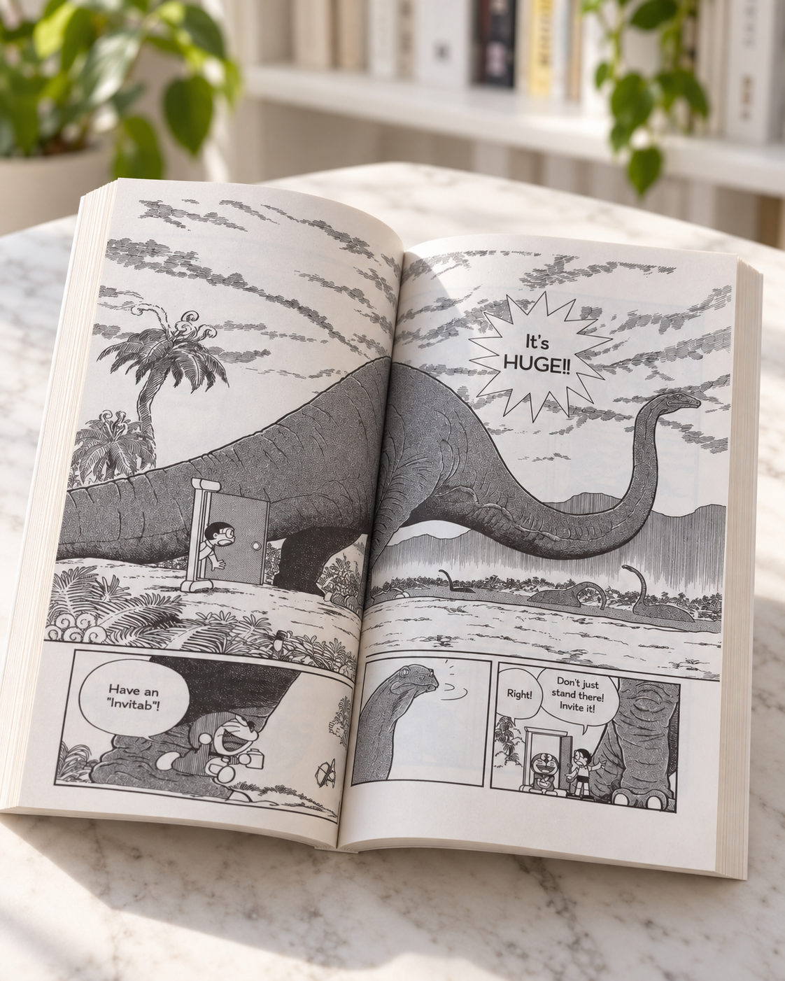 Doraemon: Dinosaurs Collection, open book showing a big dinosaur panel